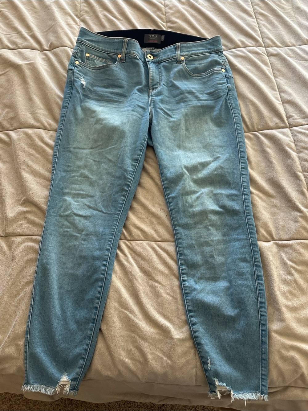 Torrid Light Blue Women’s Bombshell Skinny Jeans with Distressed Hem 16R